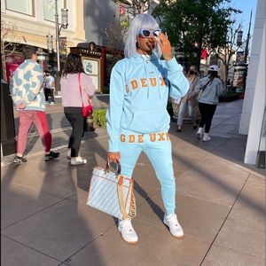 Gdeuxm sweatsuit